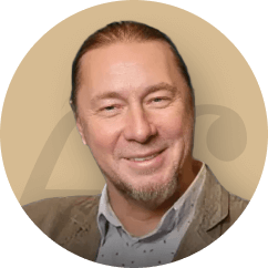 Евгений Шуев